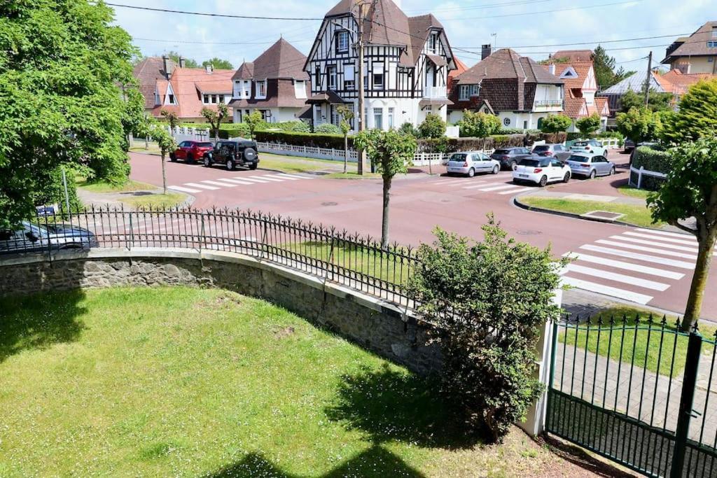 Le Bercail : Apt avec balcon et parking, vue phare! Le Touquet-Paris-Plage Extérieur photo